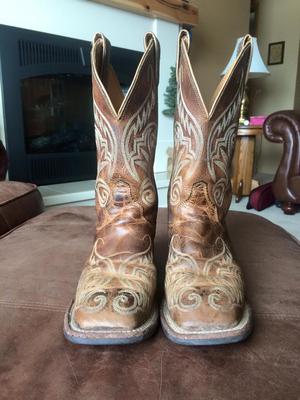 Used Women's Justin Cowboy Boot Size 7