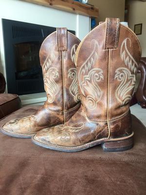 Used Women's Justin Cowboy Boot Size 7