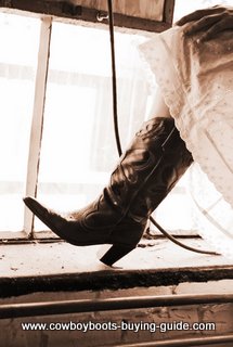 fitting womens cowboy boots